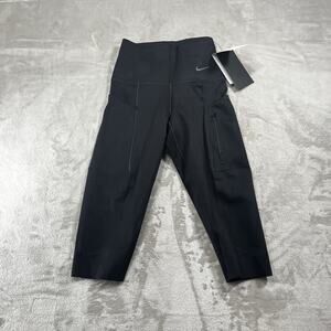 Nike Women's Size XS Go Firm-Support High-Waisted Cropped Leggings